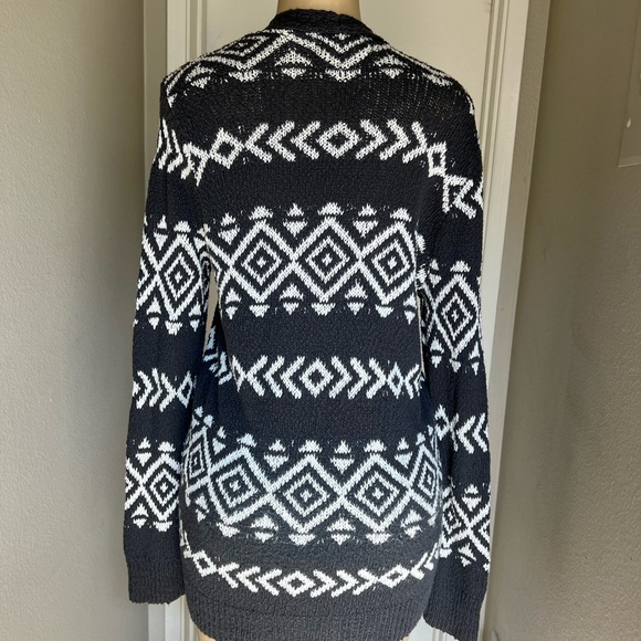 Hollister Navy and White Geometric Cardigan - Picture 3 of 5